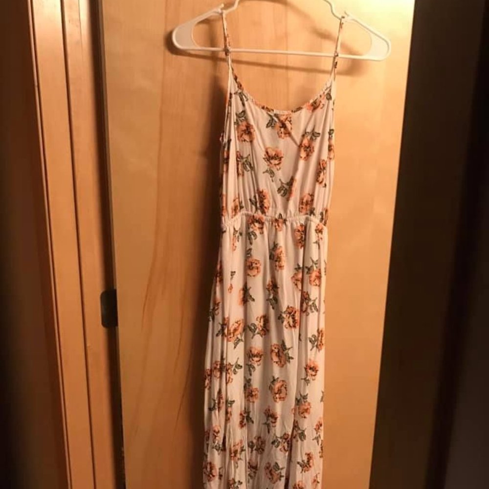 White Floral Print Maxi Dress